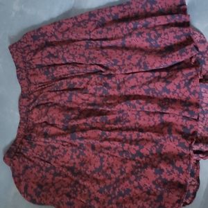 Medium skirt. Good length. Looks brand new. Navy & wine colored